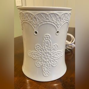 White Wax Warmer (Bulb Included)